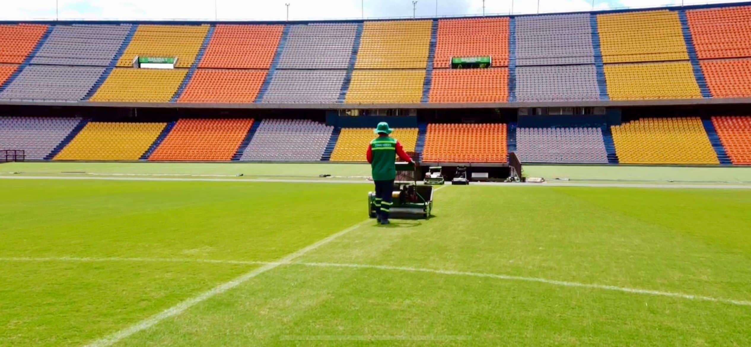 Fotografía de la grama del estadio Atanasio Girardot